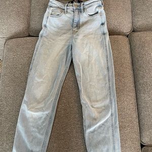 Light wash Hollister jeans